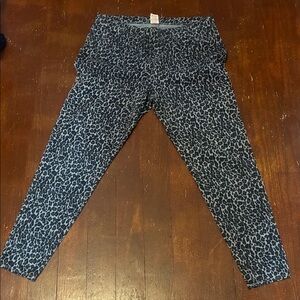 Faded Glory Leopard Print Leggings with pockets XL 16/18